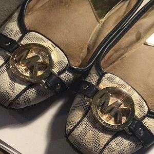 Michael Kors slip on ballet flats 
Fulton moc 
White/Navy Mk Sig PVC 
8 M